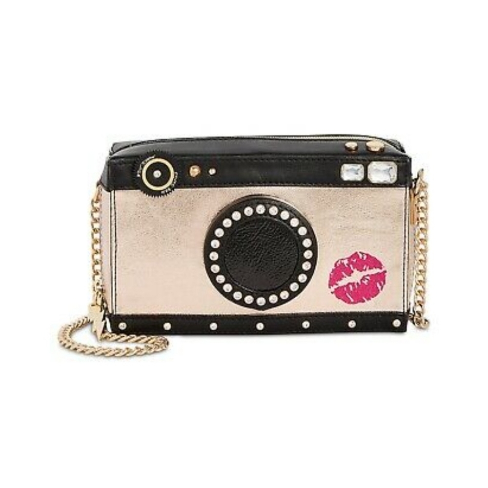 Betsey Johnson Strike A Pose Camera Bag Kitsch